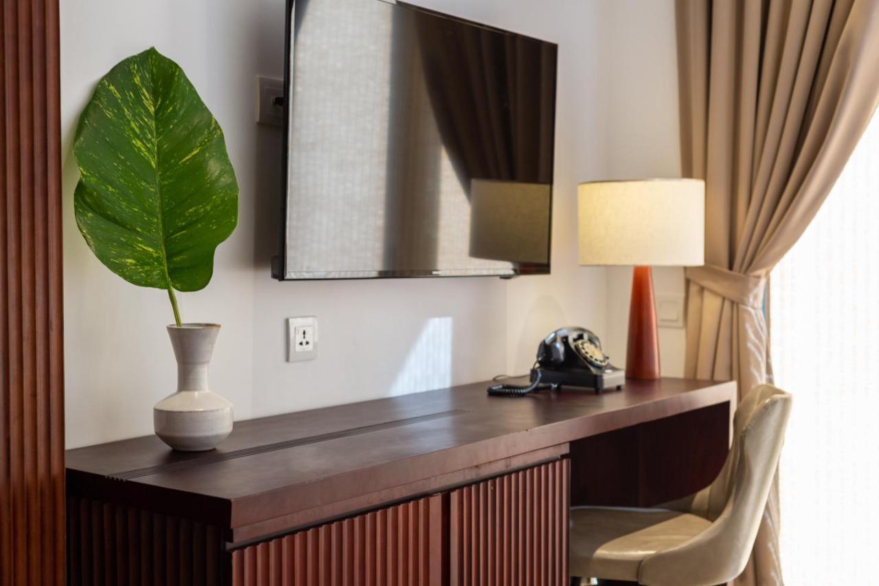La Chronique Hotel بنوم بنه المظهر الخارجي الصورة